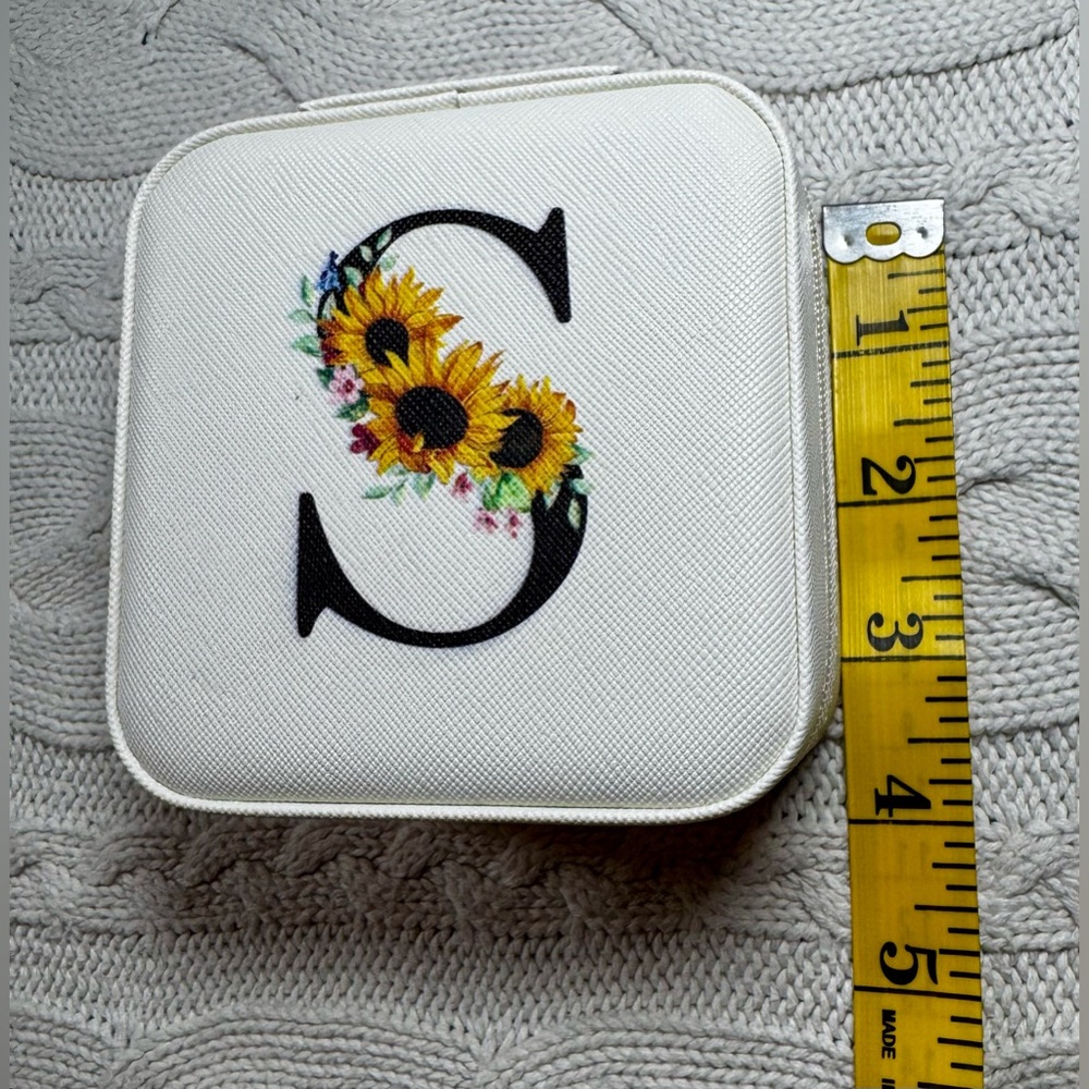 NWOT Floral Monogram “S” Jewelry Case #1007 - Picture 7 of 7